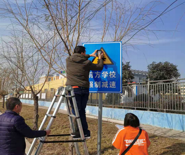 檢測公司進(jìn)行道路工程交通安全設(shè)施檢測